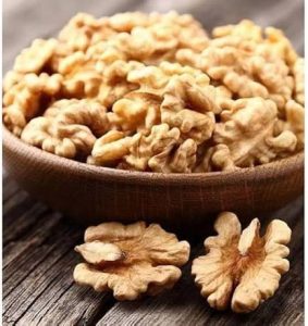 مغز گردو خورشتی و دندانه باکیفیت و تازه برای مصارف آشپزی در آجیل پلاس