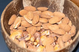 خواص بادام درختی برای پوست و میزان مصرف روزانه آن